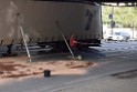 LKW blieb unter Bruecke haengen Koeln Ehrenfeld Innere Kanalstr Hornstr P187